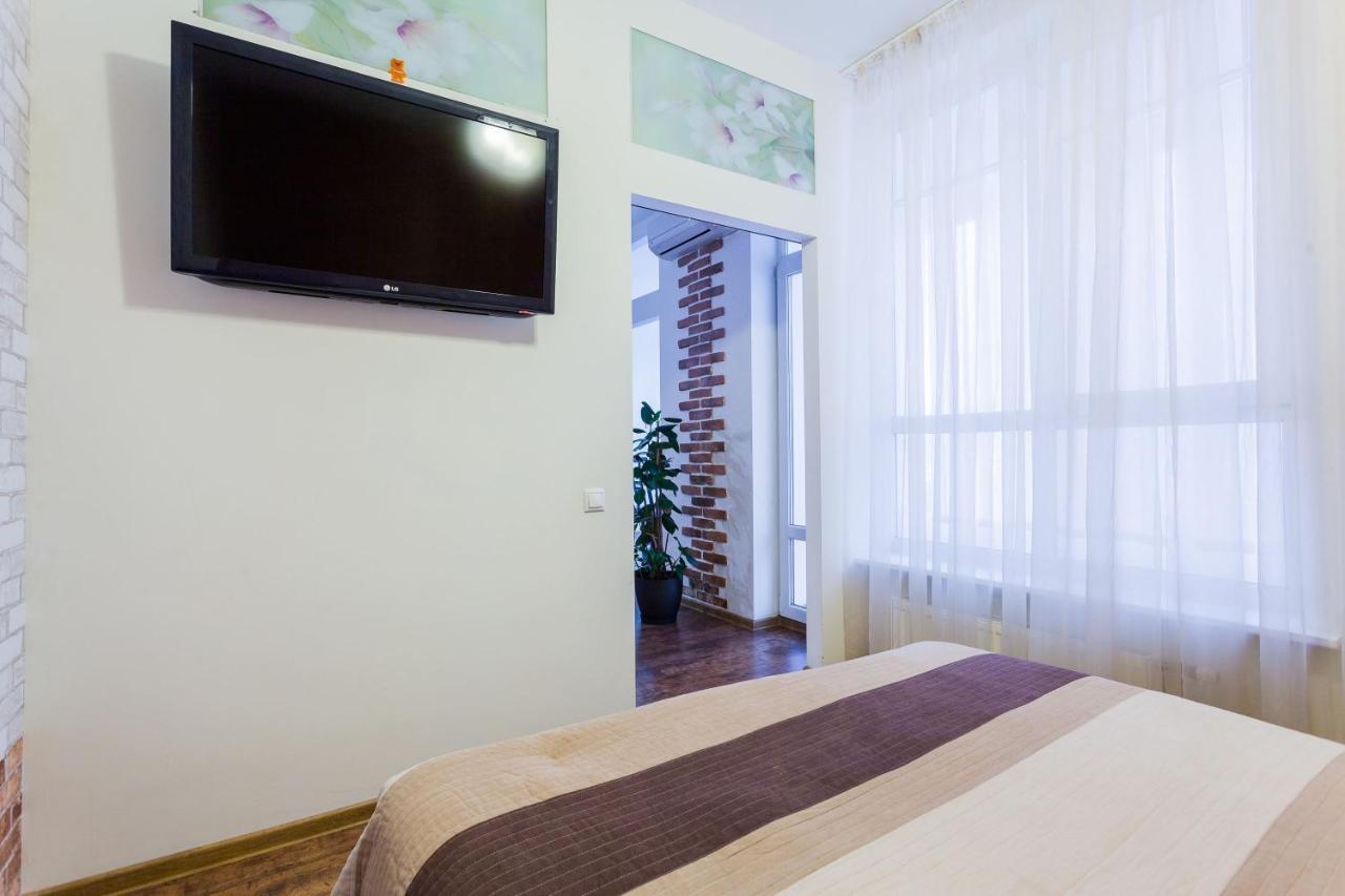 Navit Apartments With Breakfast, Near The Railway Station, The City Center, The Park 基輔 外观 照片