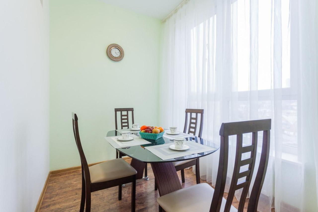 Navit Apartments With Breakfast, Near The Railway Station, The City Center, The Park 基輔 外观 照片